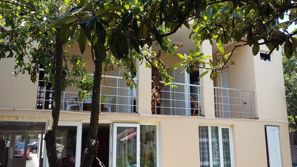 Guesthouse Mery Kobuleti Exterior foto